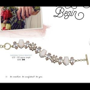 Gardenia toggle bracelet